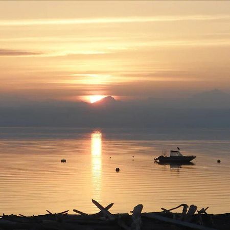Camano Island Waterfront Vacation Rental ภายนอก รูปภาพ