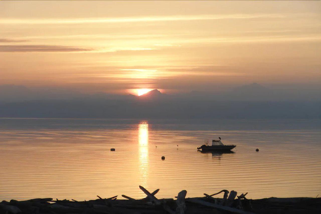 Camano Island Waterfront Vacation Rental ภายนอก รูปภาพ